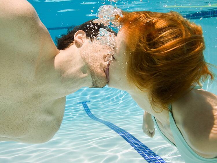 underwater kiss