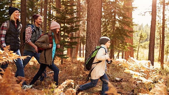 family is hiking after using toothpaste without microbeads